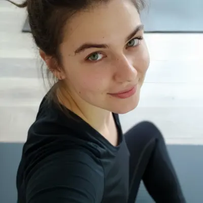 Велосипедистка, 27