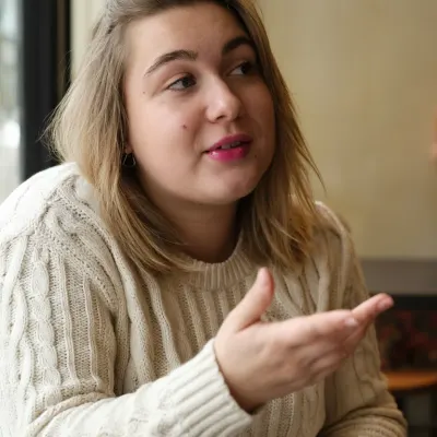 Милана, 28
